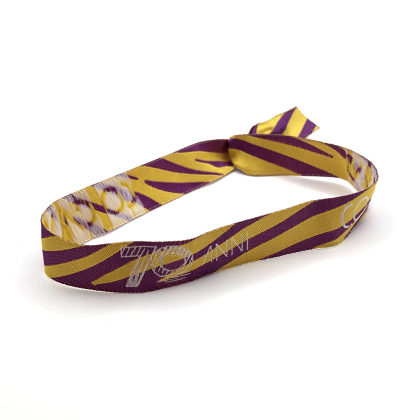 Braccialetti intrecciati riciclati