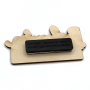 Badge nominativo magnetico in legno inciso e sagomato su misura